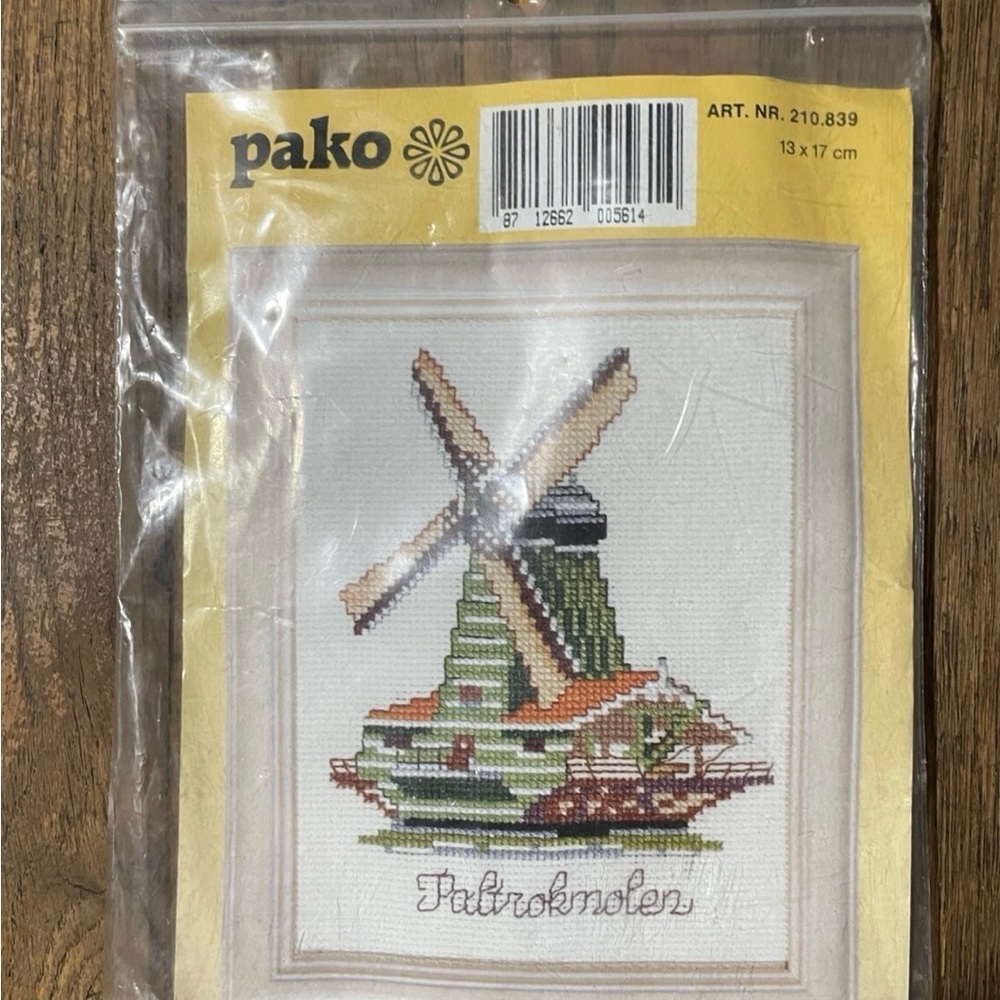 NWT Vintage Pako Needlepoint Cross Stitch Windmill Kit 13x17 cm